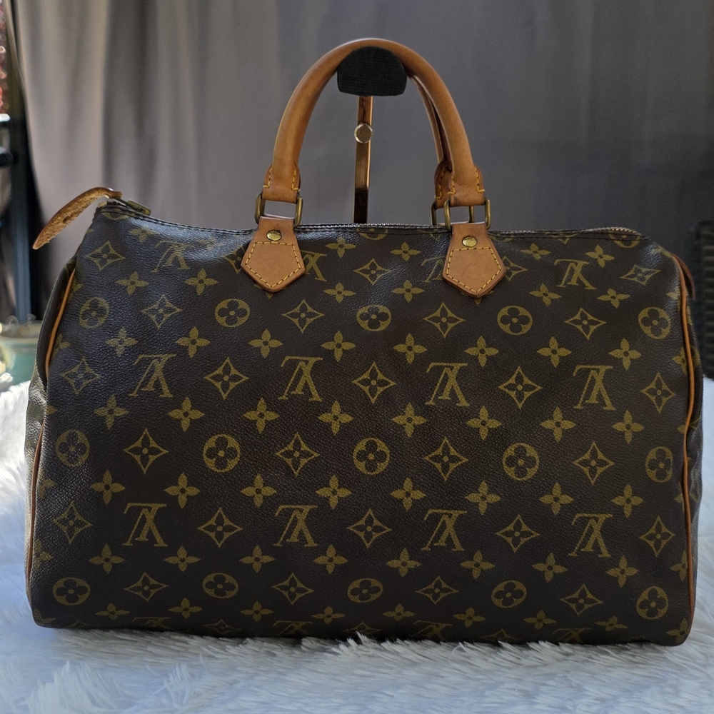Authentic Louis Vuitton Speedy 35 (VINTAGE) 1982